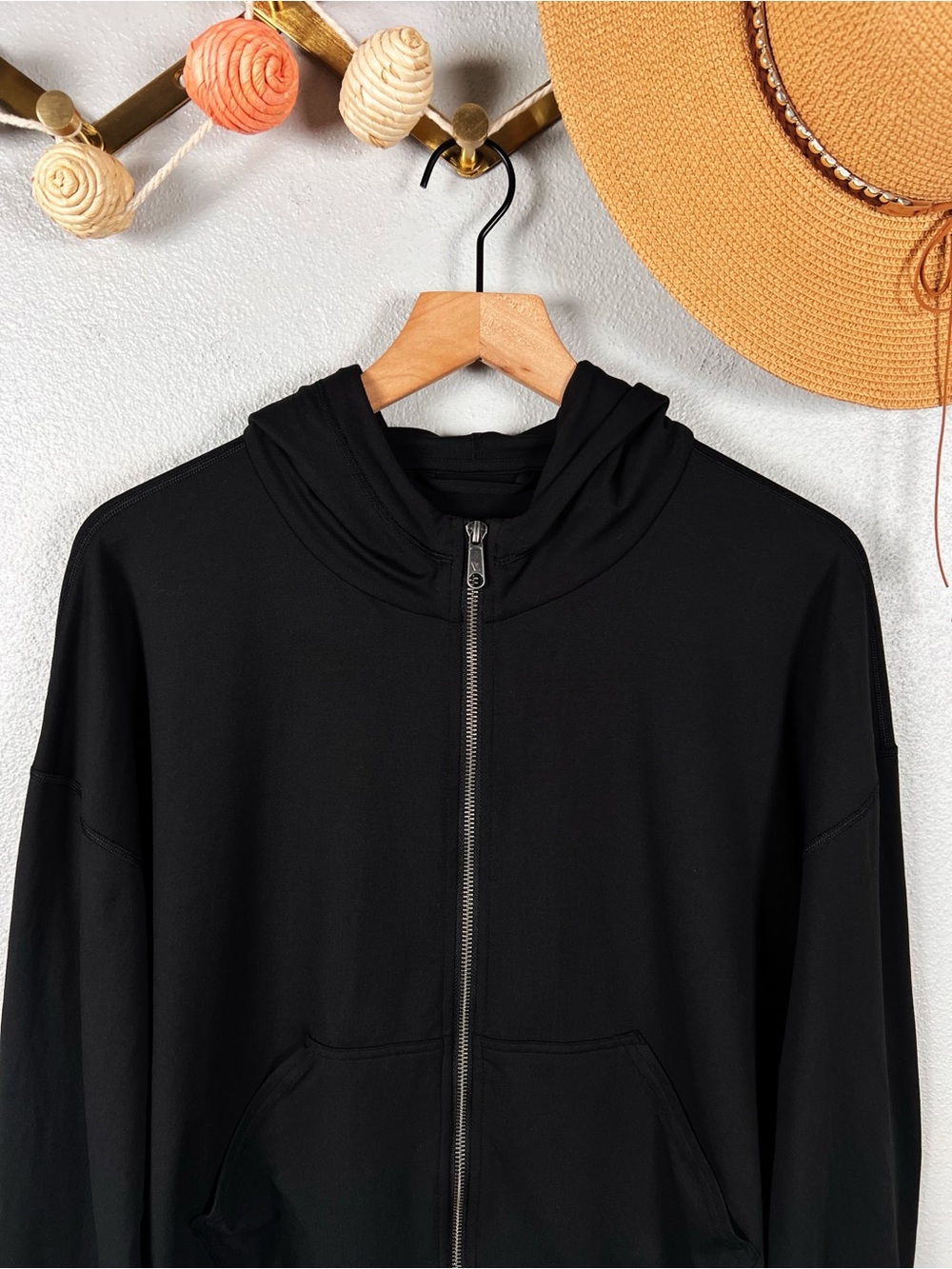 Vuori Halo Modern Full Zip Hoodie in True Black Size XL - Picture 3 of 8